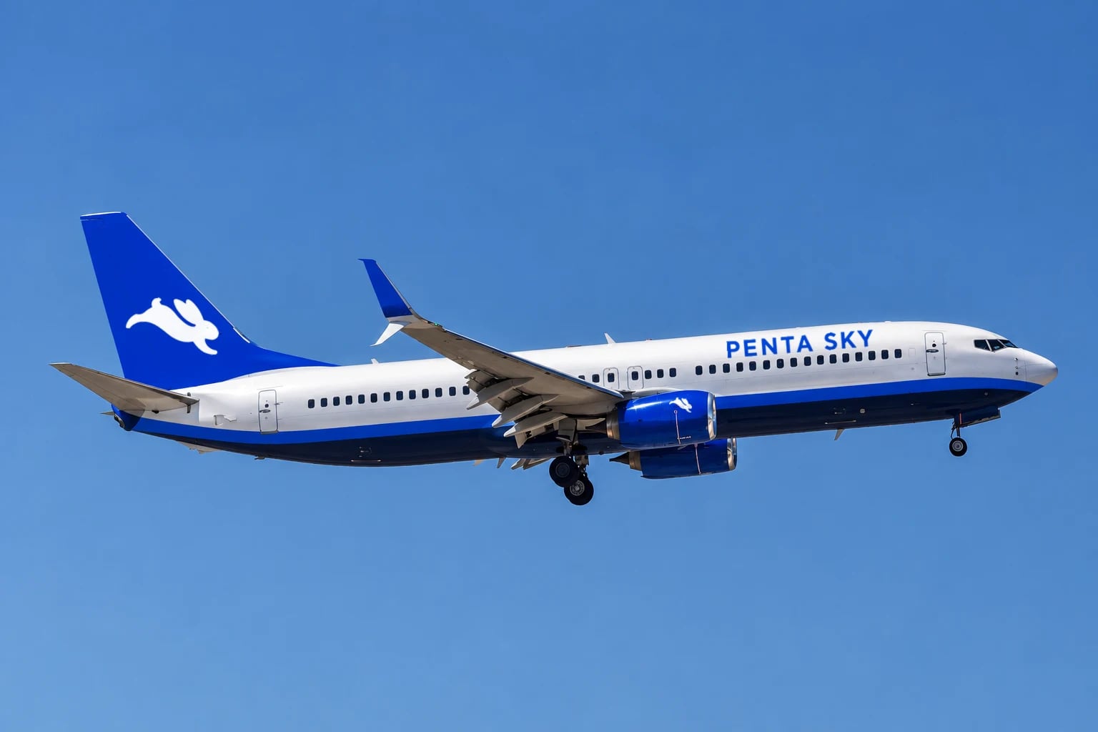 Penta Sky ranglaridagi Boeing 737 havoda